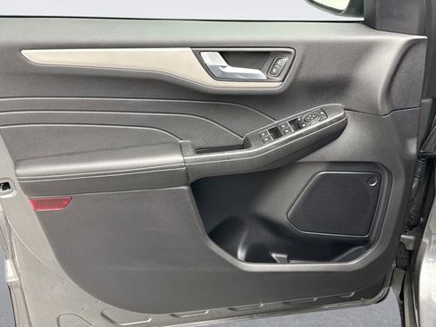 Used 2022 Ford Escape SEL image 9