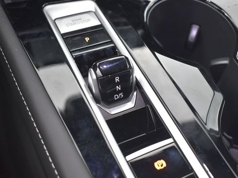 New 2026 Volkswagen Atlas Cross Sport SEL AWD/4WD image 17