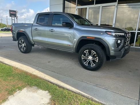 Used 2025 GMC Canyon AT4 w/ AT4 Premium Package AWD/4WD image 2