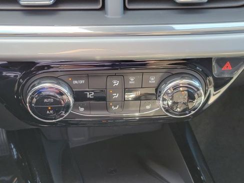 New 2026 Chevrolet Trax LT w/ Sunroof Package FWD image 20