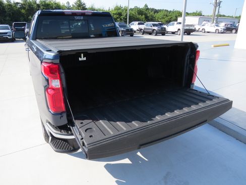 Certified 2022 Chevrolet Silverado 1500 LTZ w/ Technology Package image 14