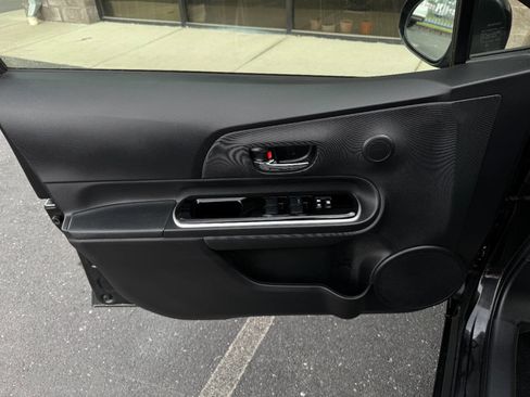 Used 2016 Toyota Prius C Two image 32
