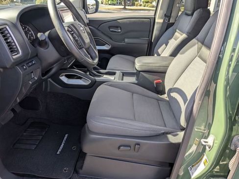 Used 2022 Nissan Frontier SV image 15