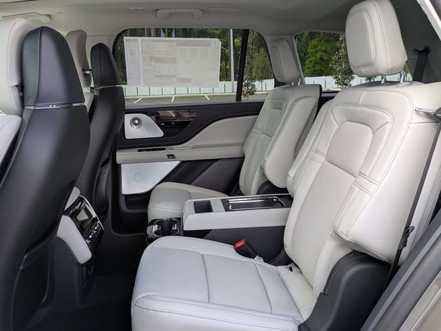 New 2026 Lincoln Aviator Reserve AWD/4WD image 14