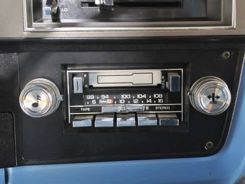 Used 1987 GMC Suburban 2WD image 86