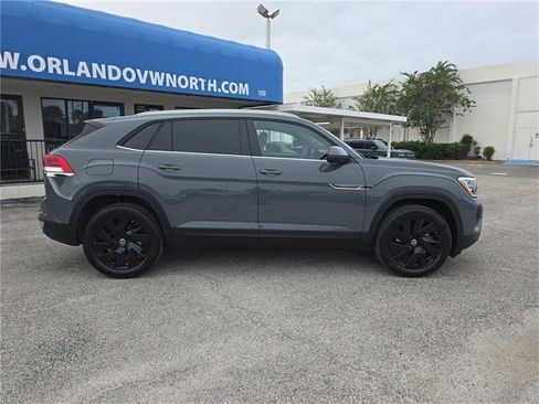 New 2026 Volkswagen Atlas Cross Sport SE image 3