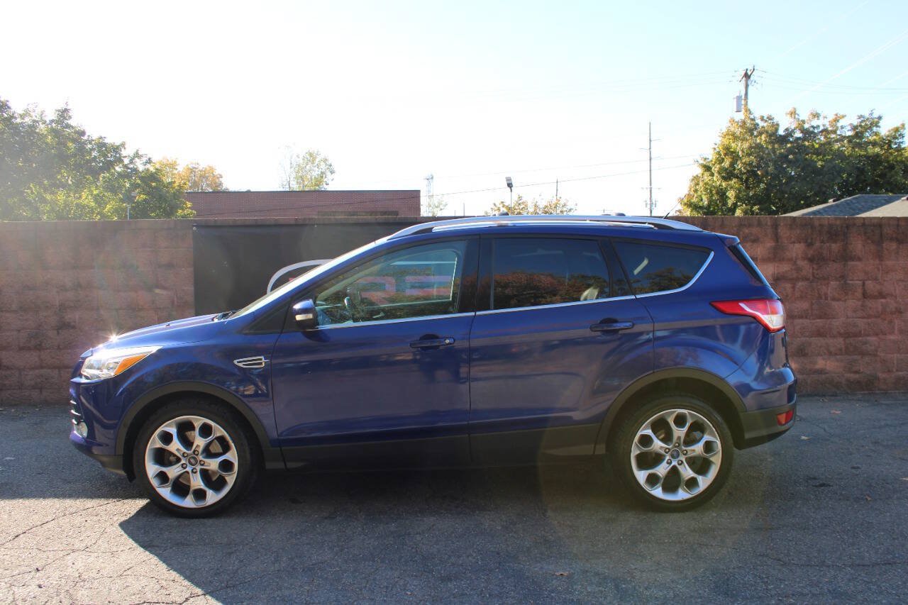 Used 2013 Ford Escape Titanium w/ Parking Technology Pkg AWD/4WD image 2