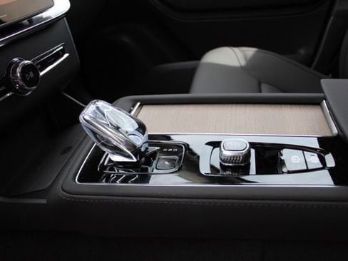 New 2026 Volvo XC90 B5 Core AWD/4WD image 33