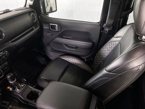 Used 2023 Jeep Wrangler Unlimited Sahara image 23