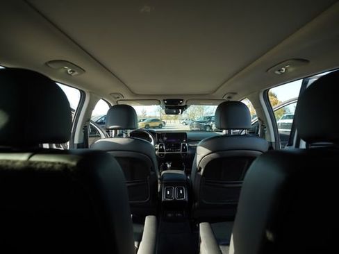 Used 2023 Kia Sorento X-Line EX image 26