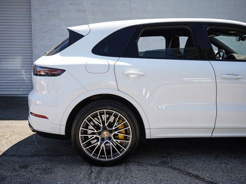 Used 2019 Porsche Cayenne S AWD/4WD image 16