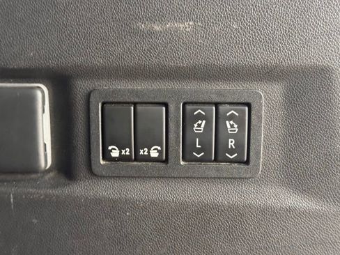 Used 2021 Chevrolet Tahoe High Country image 34