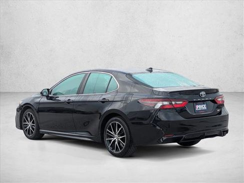 Used 2024 Toyota Camry SE image 7