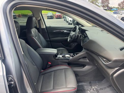 Used 2022 Buick Envision Essence w/ Sport Touring Package AWD/4WD image 17