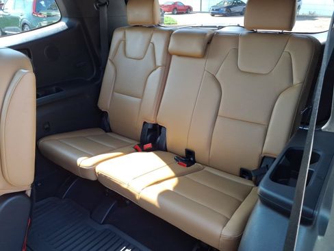 Used 2021 Kia Telluride SX w/ Nightfall Edition Package AWD/4WD image 8
