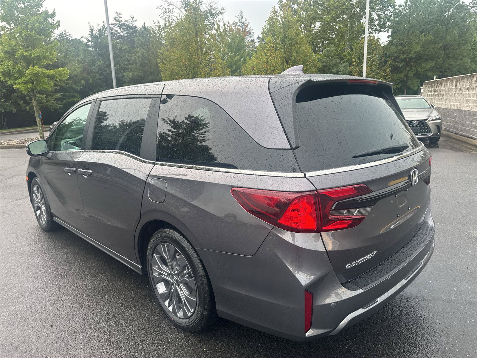 New 2027 Honda Odyssey Touring image 5