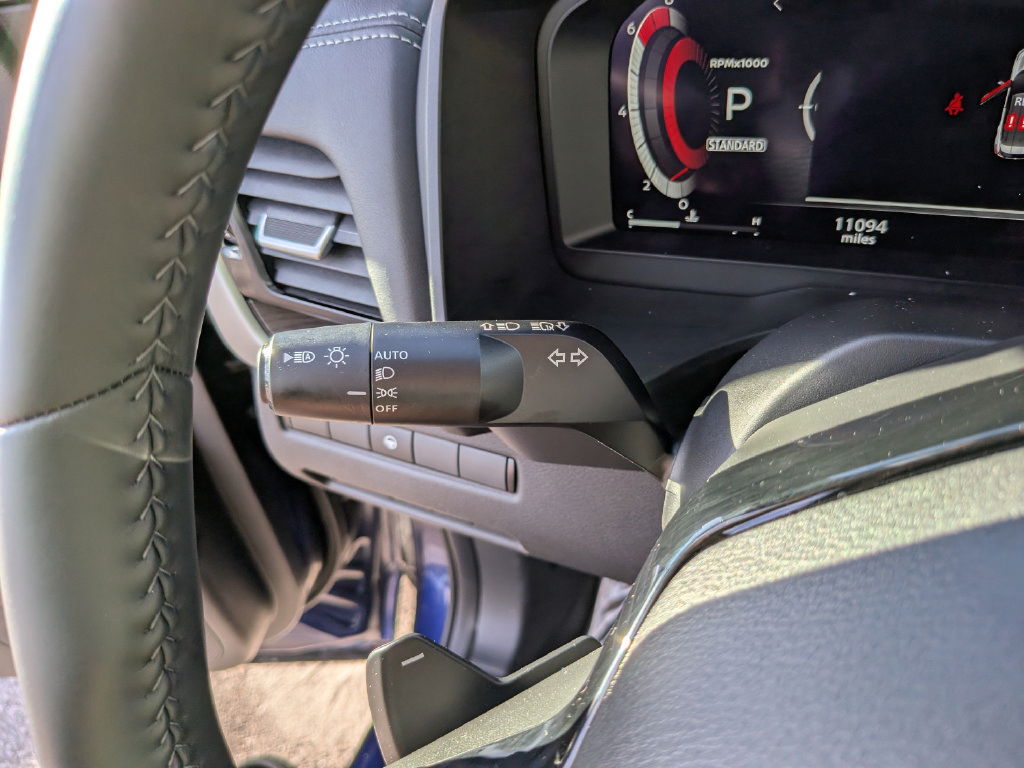 Used 2025 Nissan Rogue Platinum FWD image 33