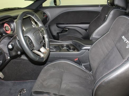 Used 2023 Dodge Challenger SRT Hellcat w/ Driver Convenience Group image 5