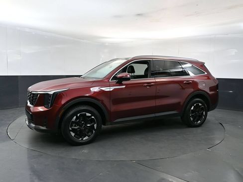 Certified 2024 Kia Sorento S w/ Panoramic Sunroof Package AWD/4WD image 2
