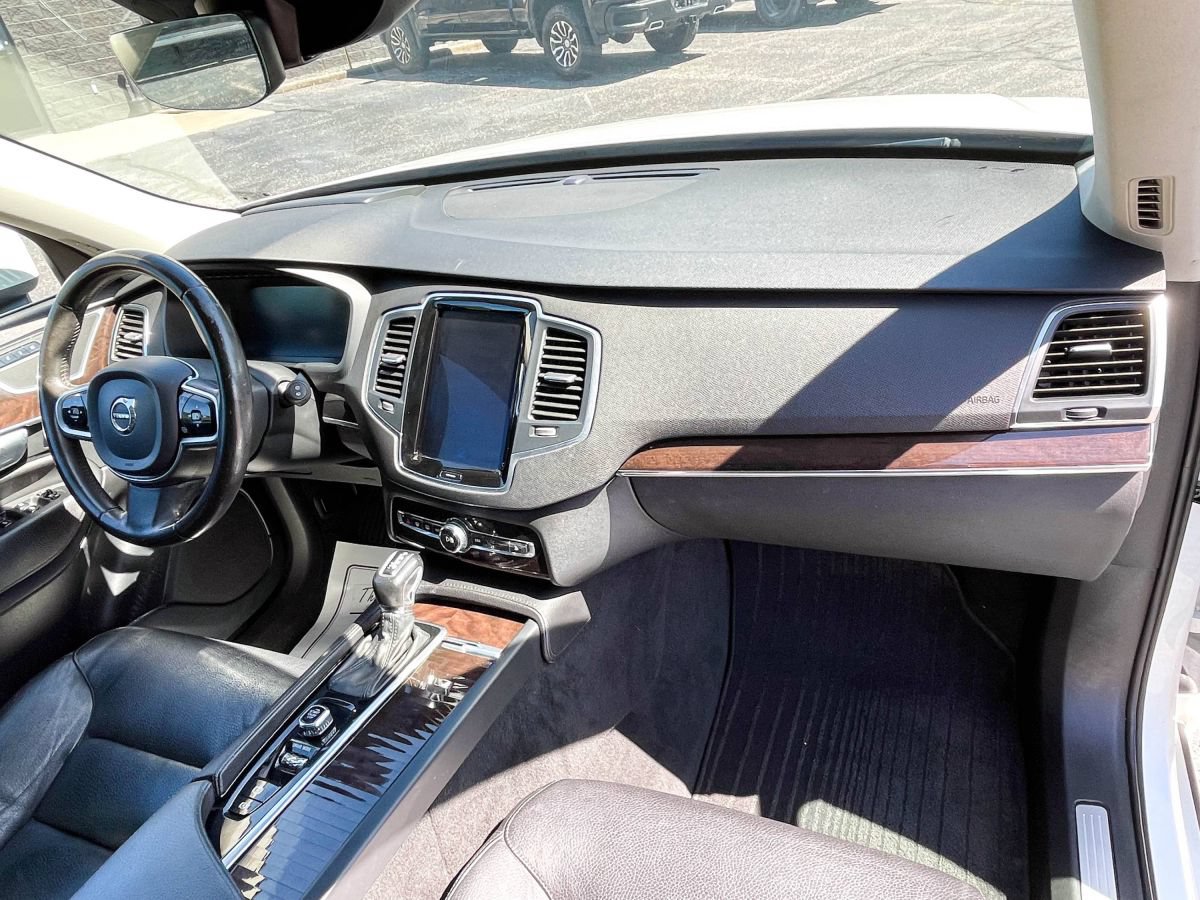 Used 2019 Volvo XC90 T6 Momentum w/ Advanced Package AWD/4WD image 9