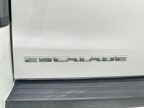 Used 2018 Cadillac Escalade ESV Platinum AWD/4WD image 41