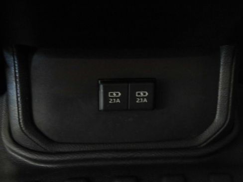 Used 2020 Toyota Highlander XLE FWD image 56