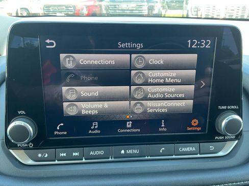 Used 2026 Nissan Rogue SV FWD image 16