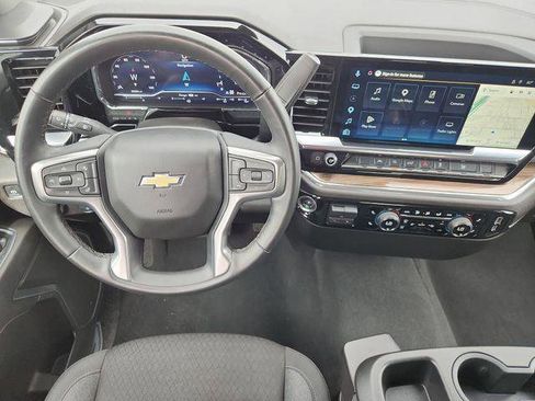 Used 2025 Chevrolet Silverado 1500 LT AWD/4WD image 11