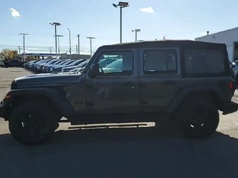 Used 2019 Jeep Wrangler Unlimited Sport S image 5