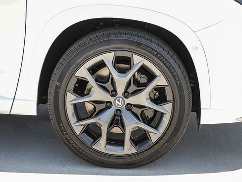 New 2026 Lexus TX 500h AWD image 10