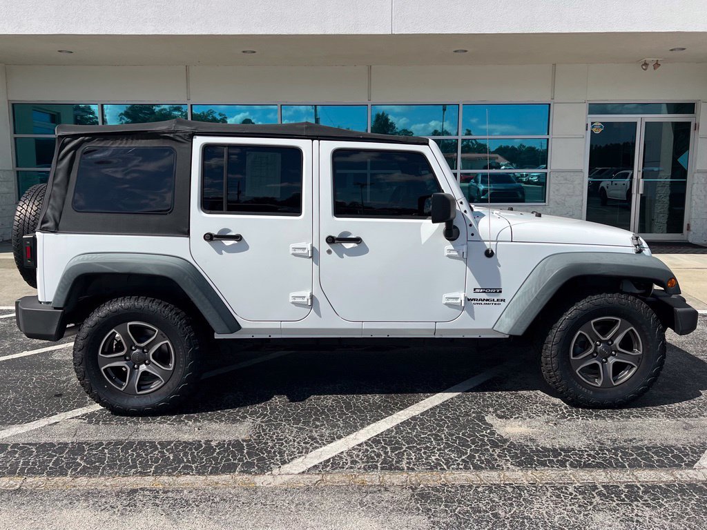 Used 2012 Jeep Wrangler Unlimited Sport AWD/4WD image 3