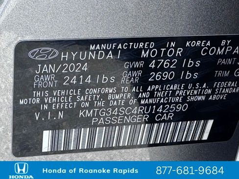 Used 2024 Genesis G70 2.5T image 41