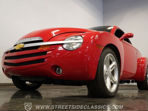 Used 2003 Chevrolet SSR w/ Preferred Equipment Group RWD image 21