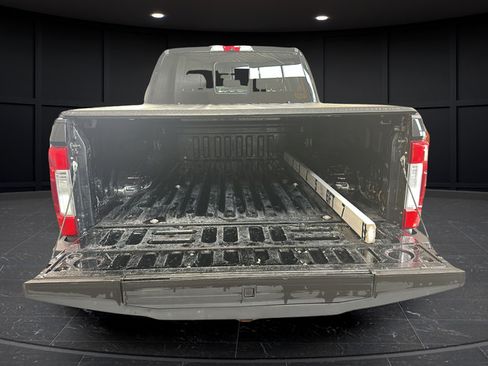 Used 2017 Ford F350 XLT w/ XLT Premium Package AWD/4WD image 24