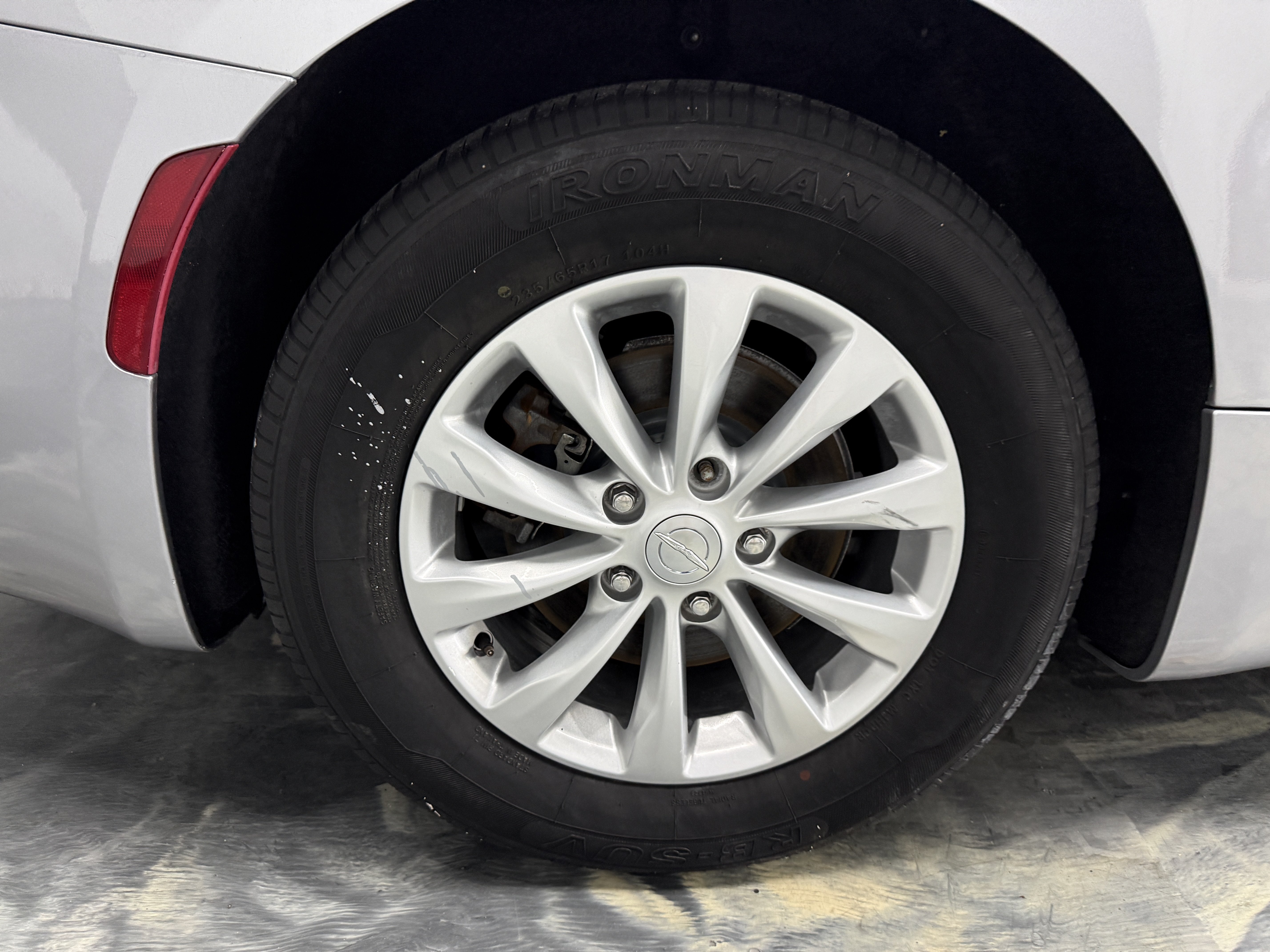 Used 2018 Chrysler Pacifica Touring-L FWD image 30