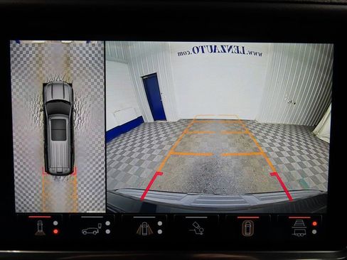 Used 2023 GMC Yukon Denali Ultimate image 17