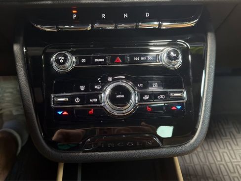 Used 2021 Lincoln Corsair Reserve AWD/4WD image 13