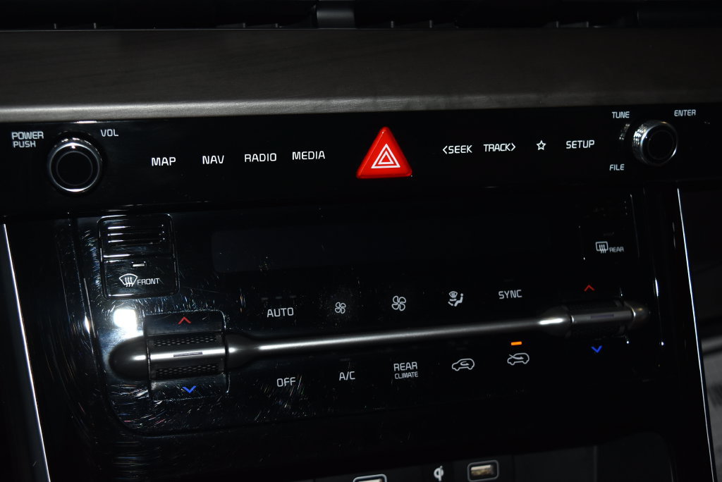 Used 2024 Kia Carnival SX FWD image 13