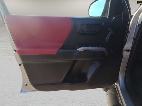 Used 2021 Toyota Tacoma SR5 image 28