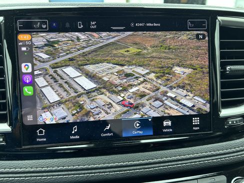 Used 2022 Chrysler Pacifica Touring-L image 18