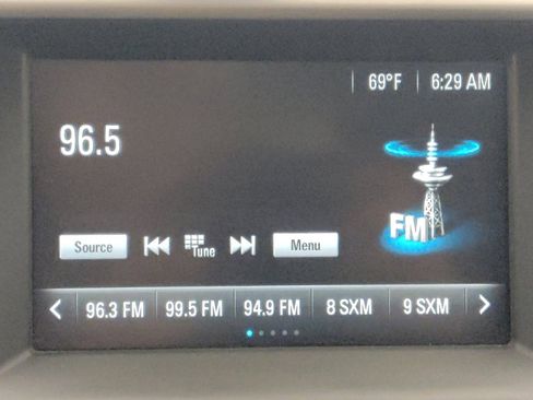 Used 2019 GMC Acadia SLE image 25