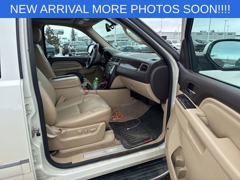 Used 2014 GMC Yukon XL Denali image 16