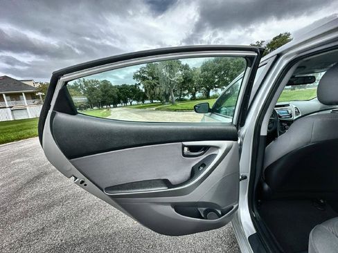 Used 2016 Hyundai Elantra SE w/ Option Group 02 image 14