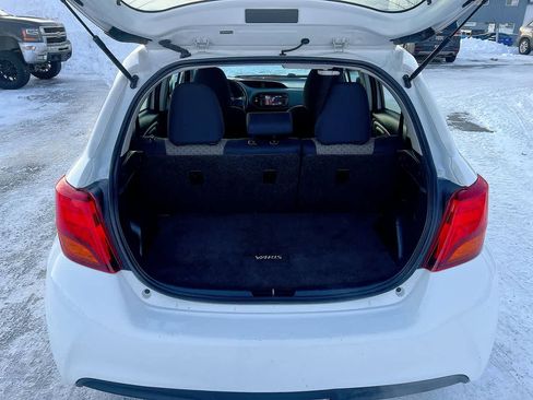 Used 2015 Toyota Yaris L image 25