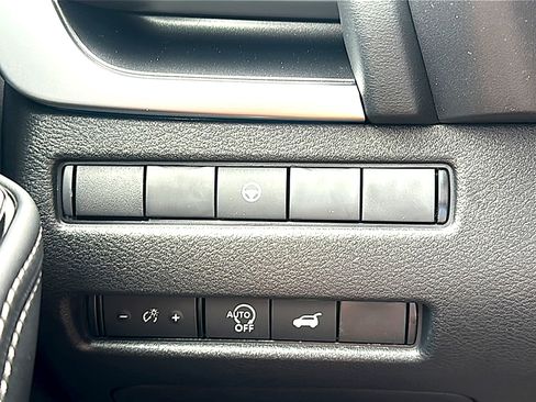 New 2026 Nissan Rogue SV image 25