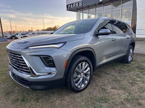 New 2025 Buick Enclave Preferred w/ Power Package image 5