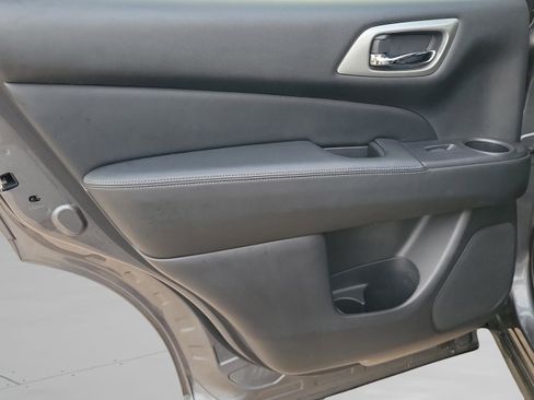 Used 2020 Nissan Pathfinder SV w/ Cargo Package image 32