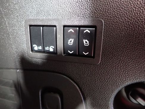 Used 2016 Cadillac Escalade Luxury image 20