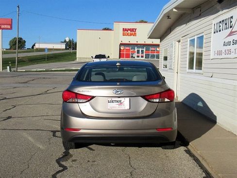 Used 2014 Hyundai Elantra SE w/ Option Group 02 image 8
