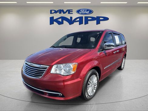 Used 2015 Chrysler Town & Country Touring-L w/ Driver Convenience Group image 15